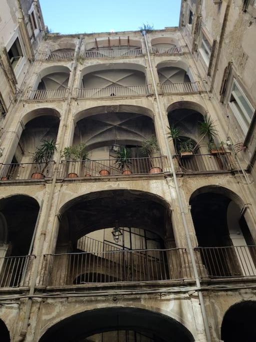 Fashion Cathedral Apartment, Centro Storico Napoli Exterior photo